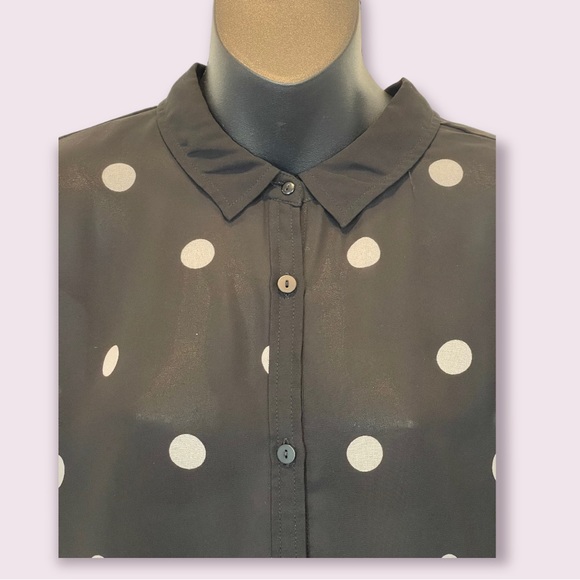 PRE LOVED DIVIDED TOP - Picture 2 of 10